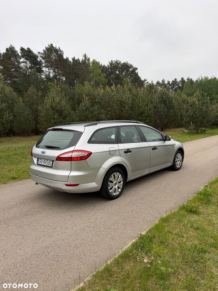 Ford Mondeo 1.8 TDCi Ambiente - 11