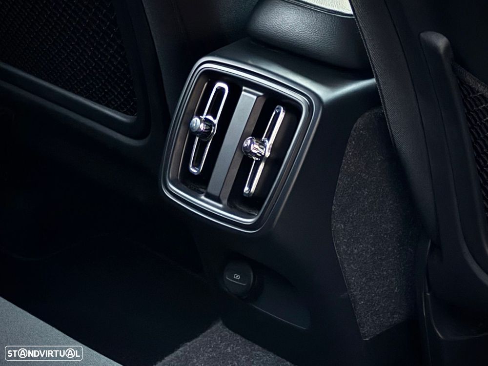 Volvo XC 40 1.5 T2 Momentum Plus - 10