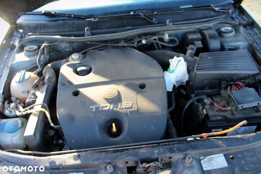 Skoda Octavia I 1U 2005 1.9TDI ALH Sedan (MASKA, ZDERZAK, LAMPA, BŁOTNIK, DRZWI, SZYBA, FOTEL) - 8