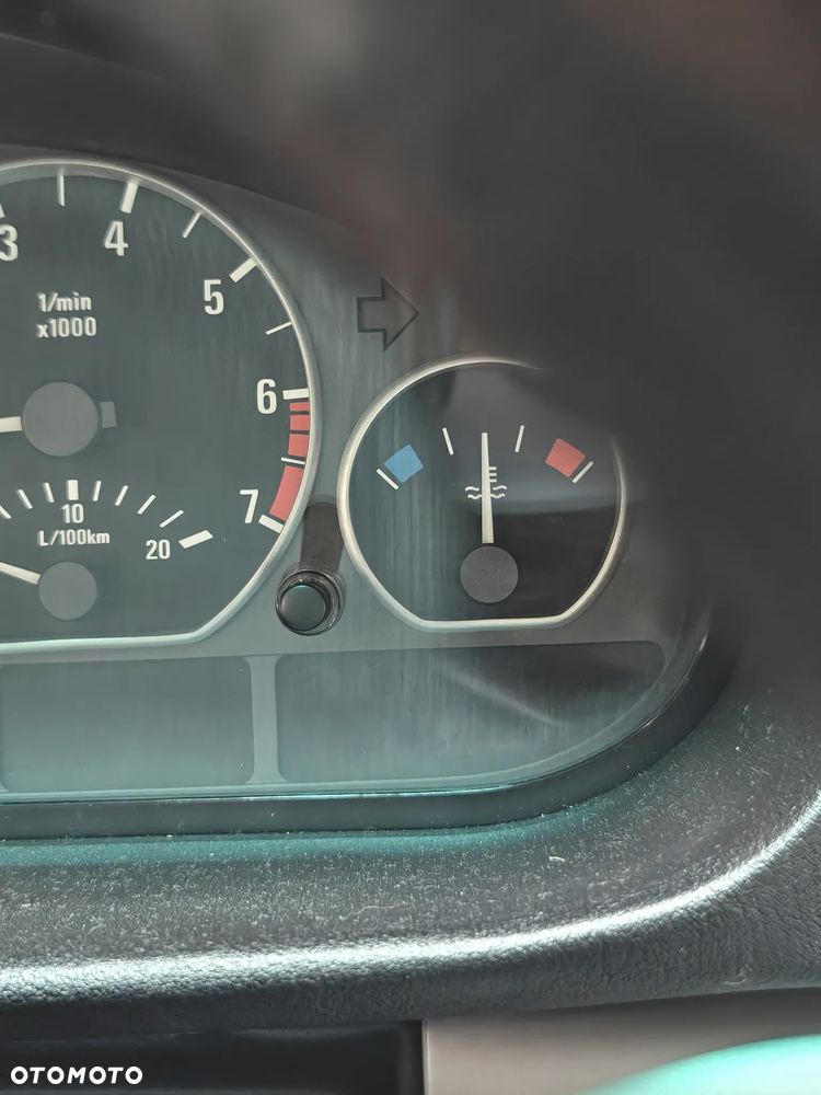 BMW Seria 3 325i - 30