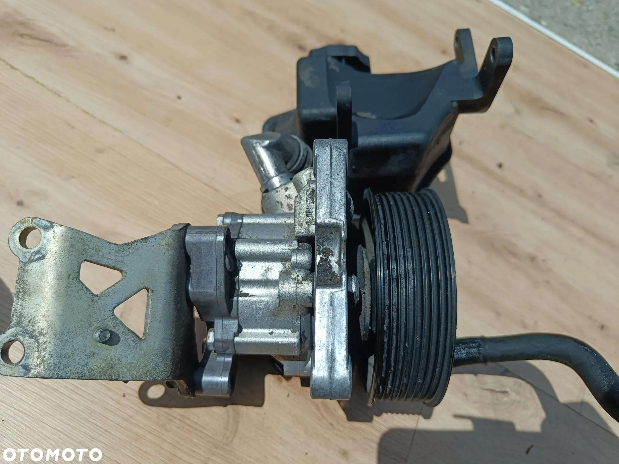 MERCEDES W164 X164 4.0 V8 CDI POMPA WSPOMAGANIA A0042308311 - 2