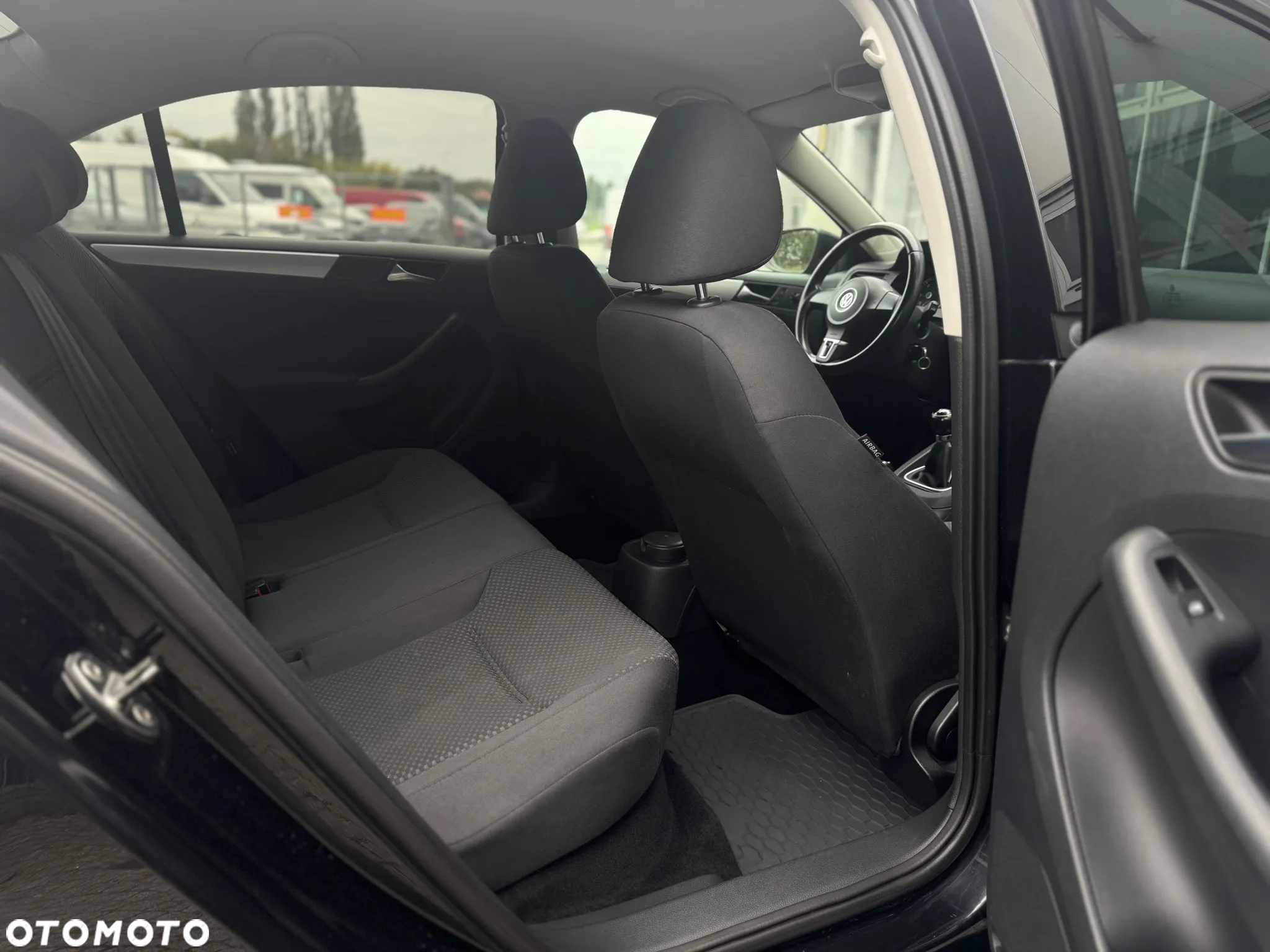 Volkswagen Jetta 1.6 TDI Comfortline - 8