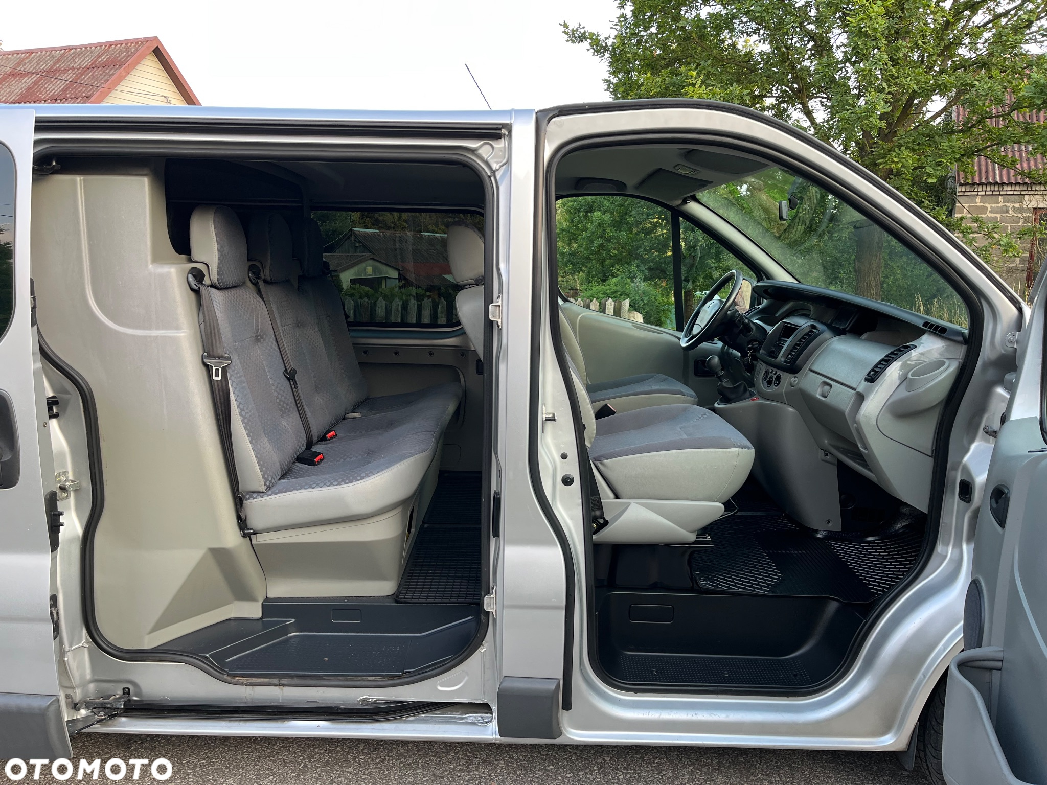 Renault TRAFIC - 12