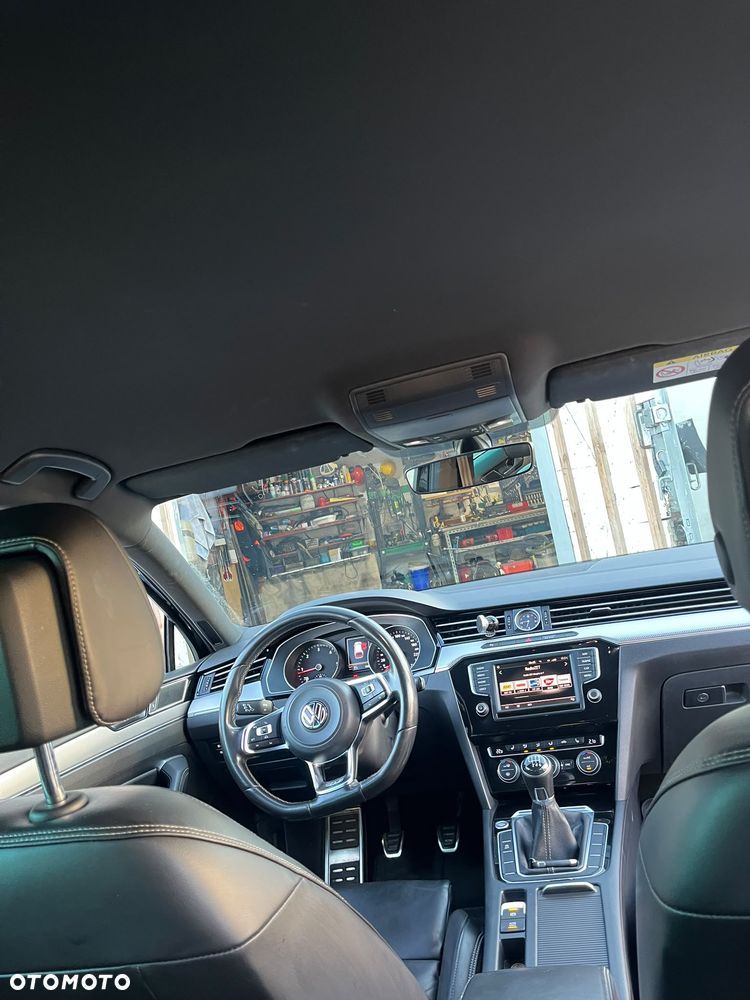 Volkswagen Passat - 16
