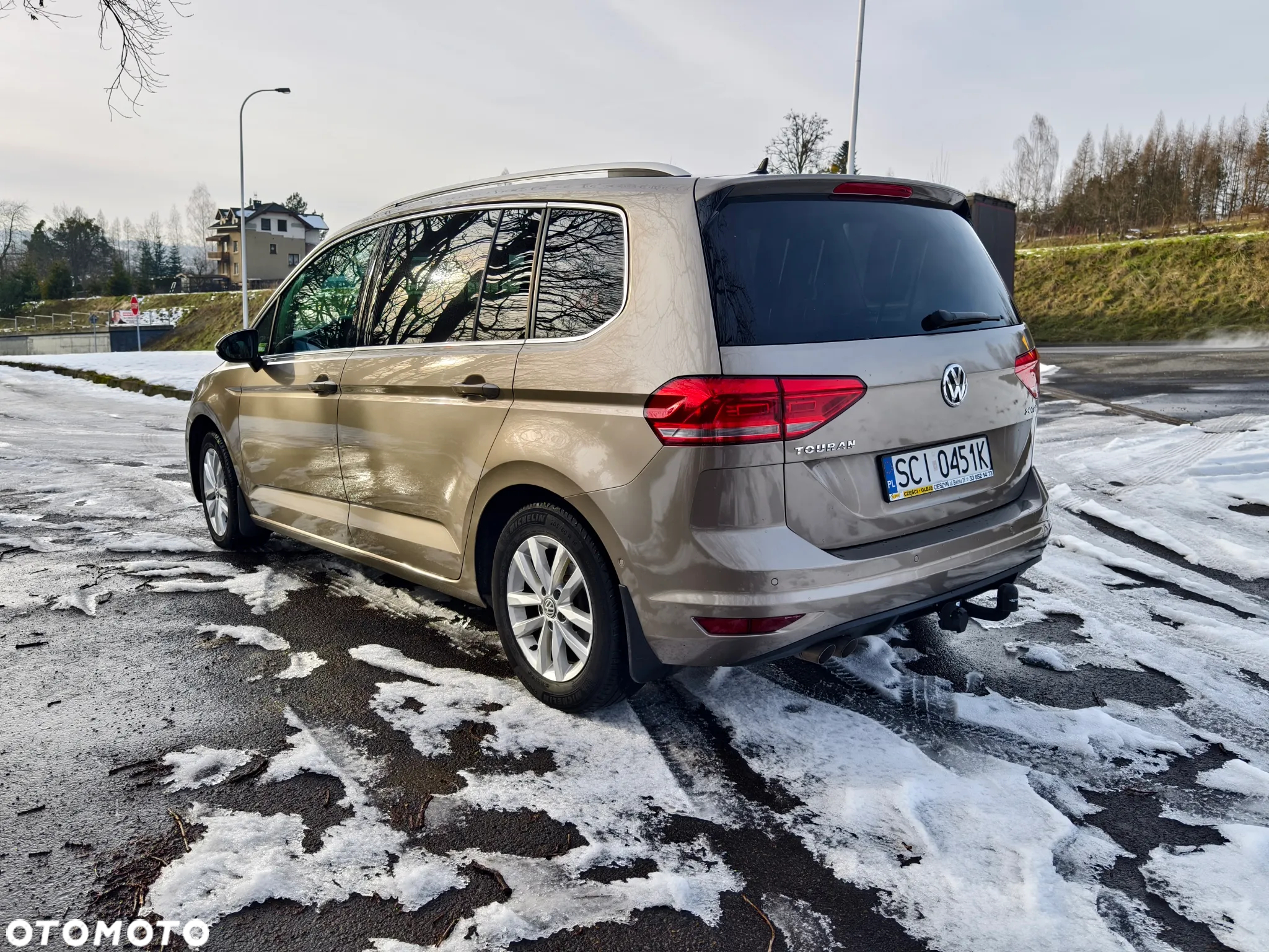 Volkswagen Touran 2.0 TDI BMT Comfortline - 3