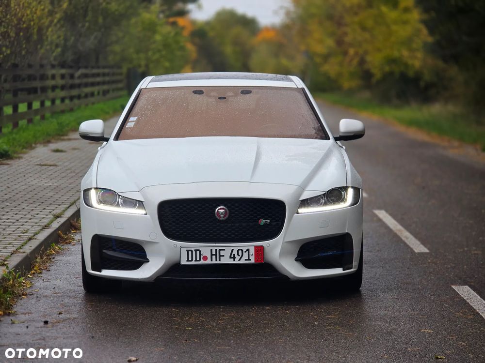 Jaguar XF 2.0 i4D AWD R-Sport - 10