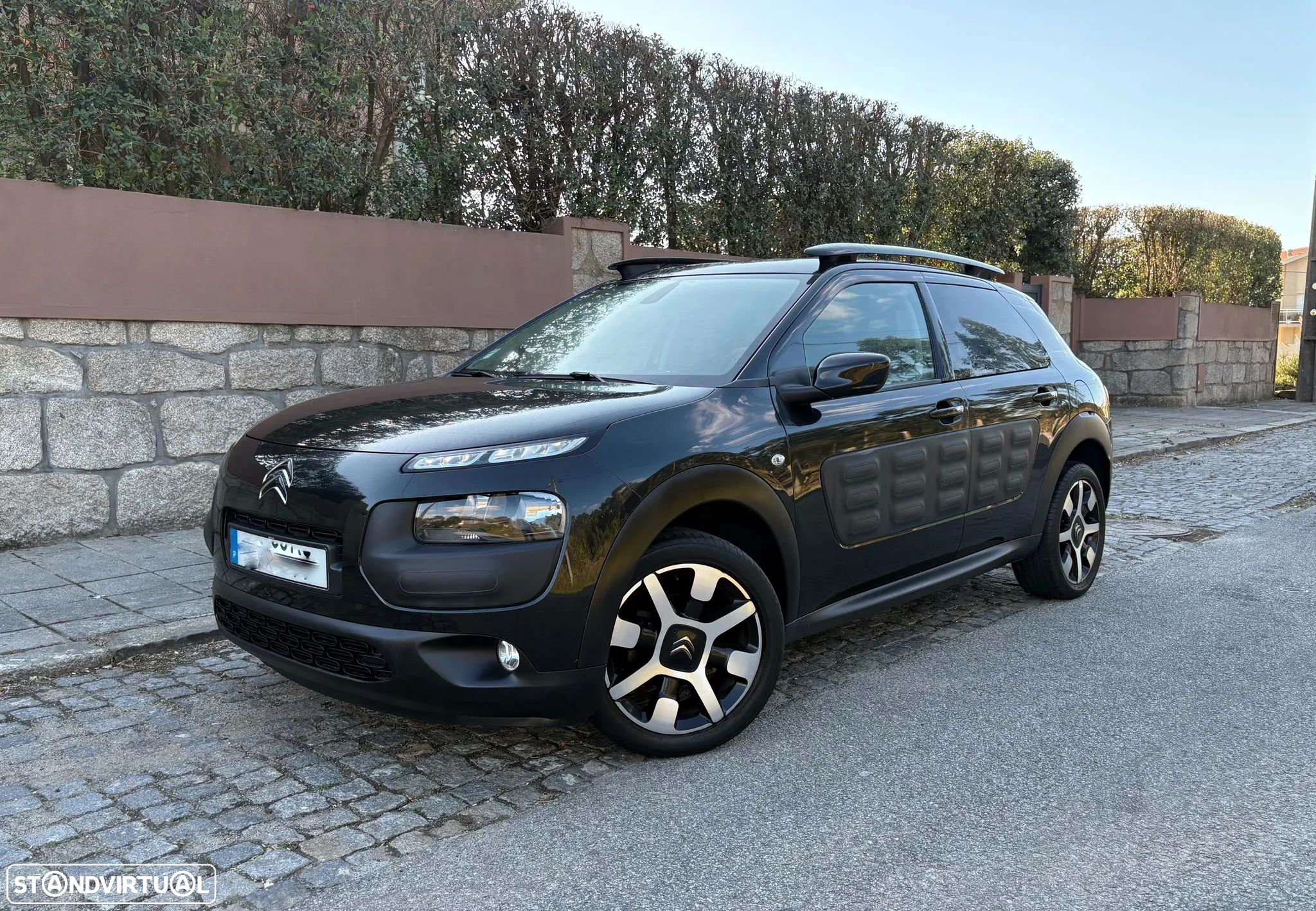 Citroën C4 Cactus 1.2 PureTech Shine - 1