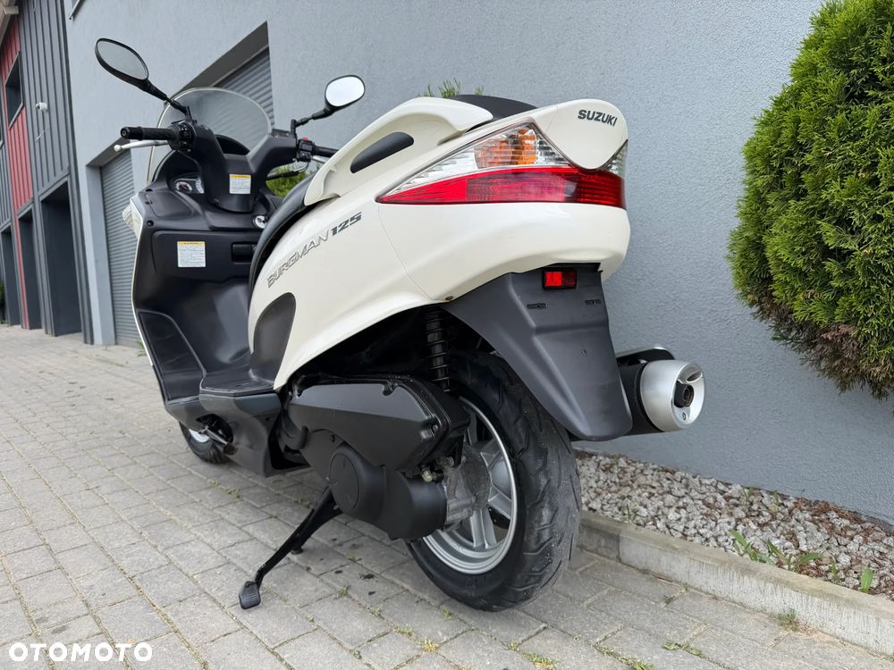 Suzuki Burgman - 32
