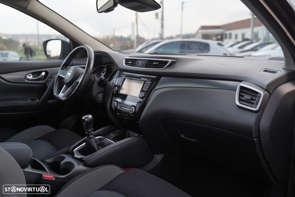 Nissan Qashqai 1.5 dCi N-Connecta 18 - 31