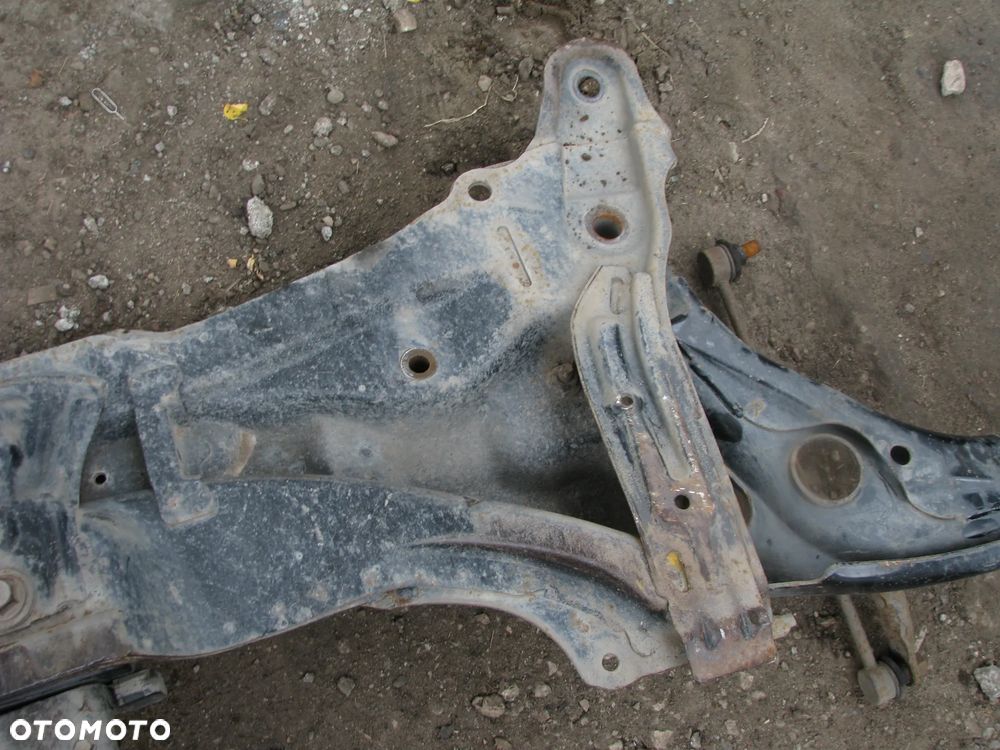 SANKI KOŁYSKA WÓZEK TOYOTA YARIS II PRZÓD - 4