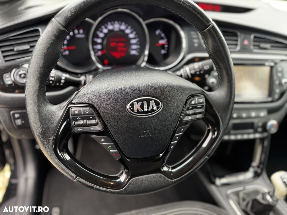 Kia Ceed - 10
