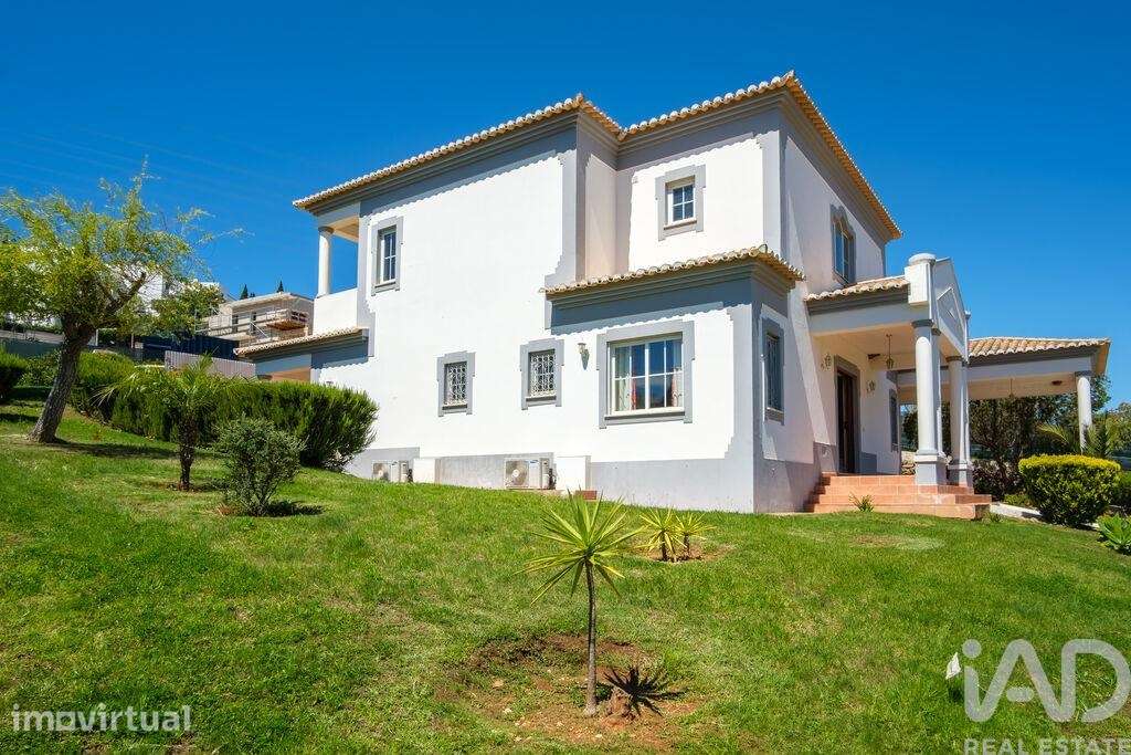Moradia isolada T4 em Albufeira e Olhos de Água de 350 m2 - Grande imagem: 2/37