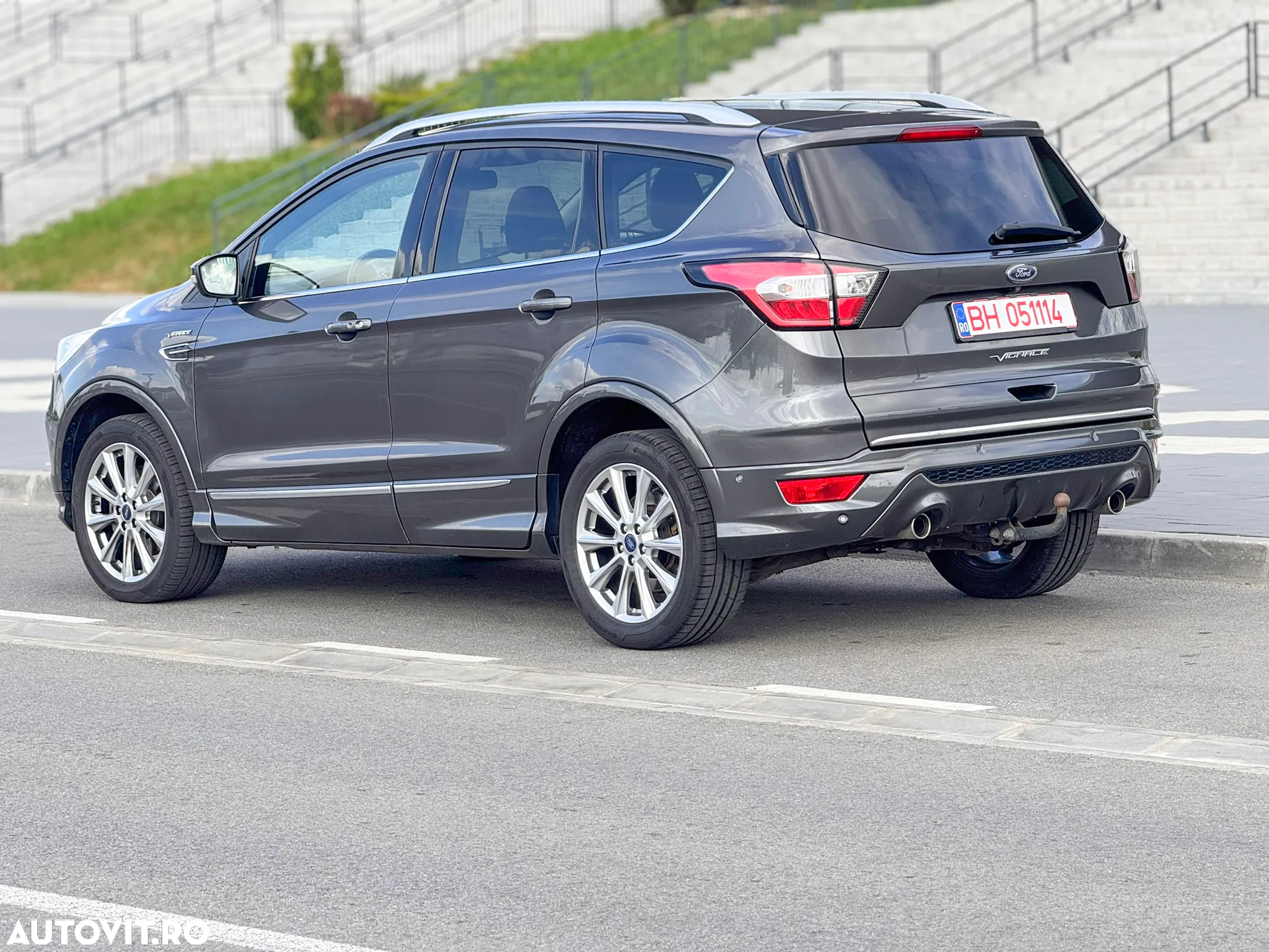 Ford Kuga 2.0 TDCi 4x4 Aut. Vignale - 3