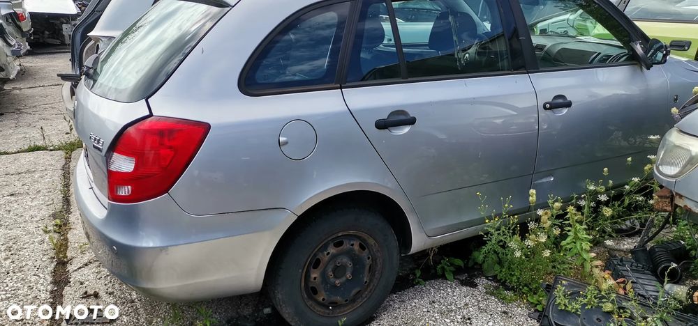 SKODA FABIA II KOMBI maska zderzak klapa szyby fotele silnik skrzynia - 1