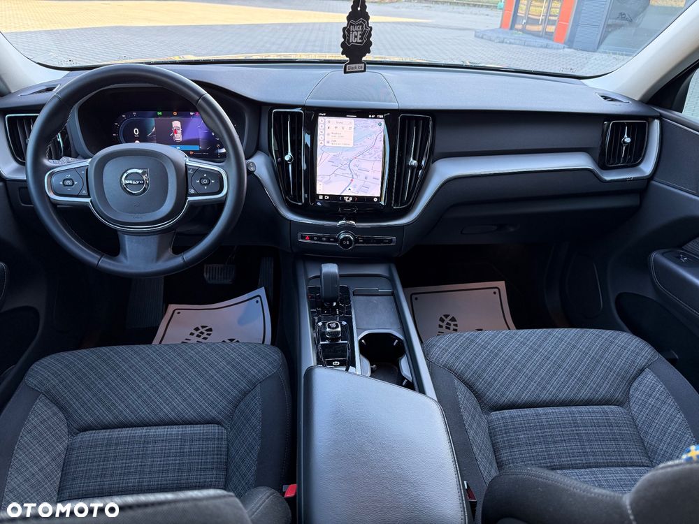 Volvo XC 60 B4 D AWD Plus Dark - 7