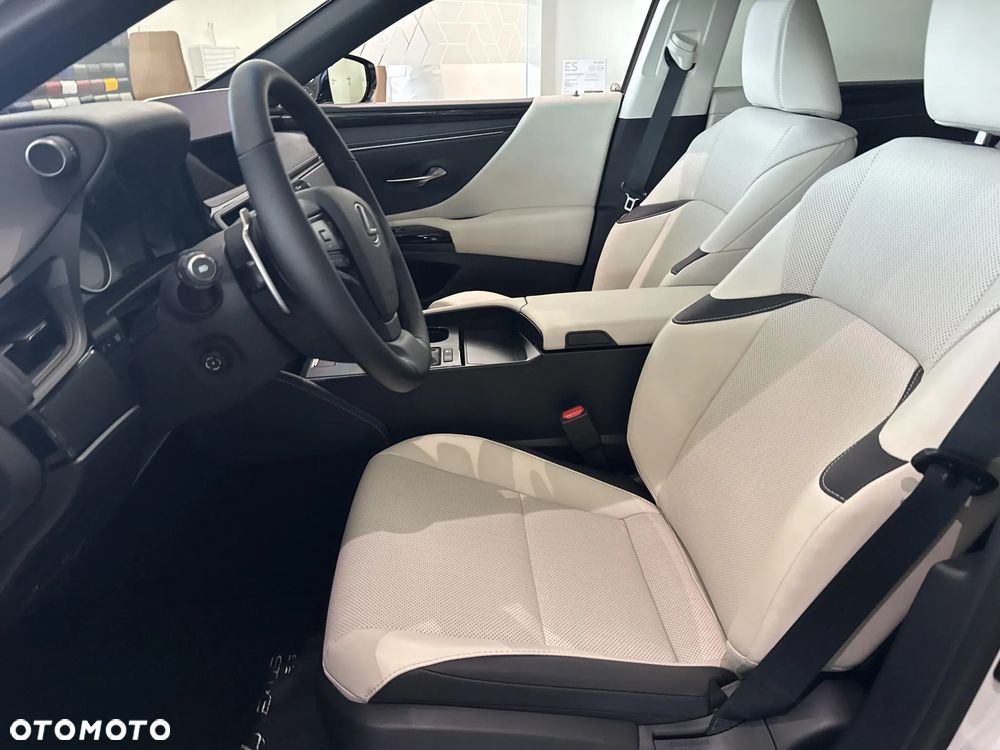 Lexus ES - 14
