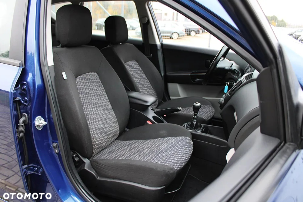 Kia Ceed - 28