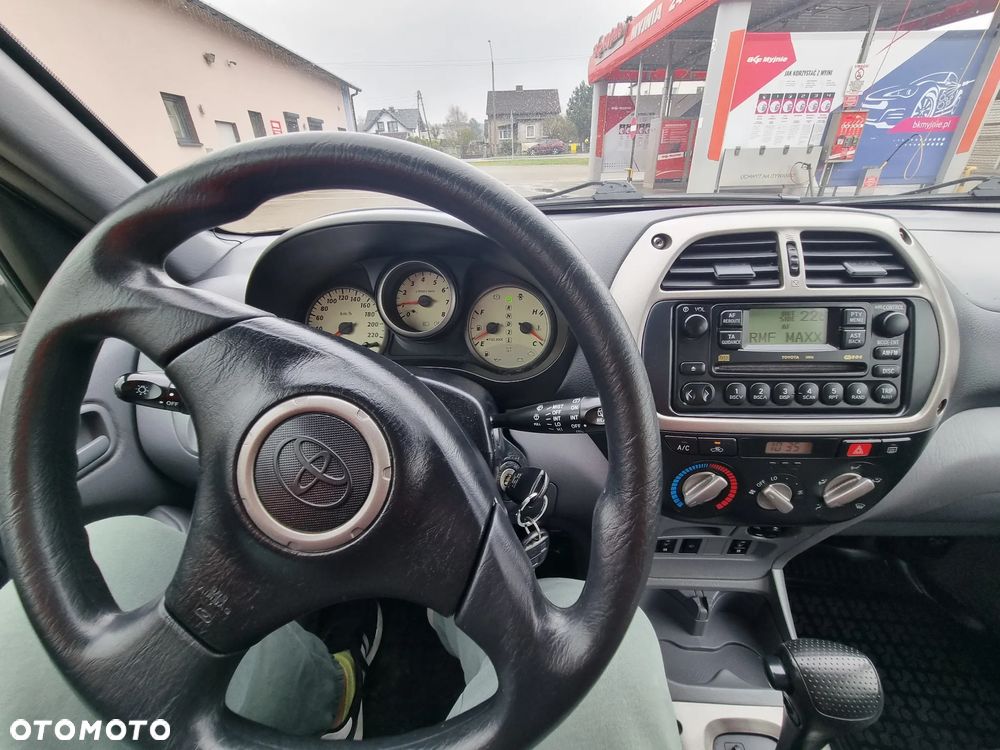 Toyota RAV4 2.0 VVT-i 4x4 - 5