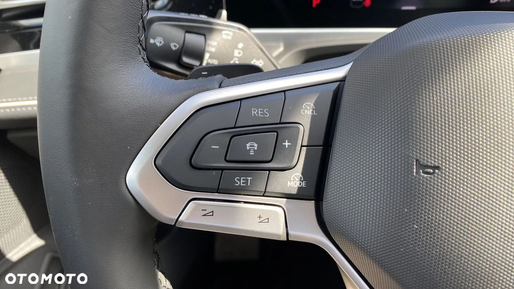 Volkswagen Passat Variant 2.0 TDI SCR Business Plus DSG - 11