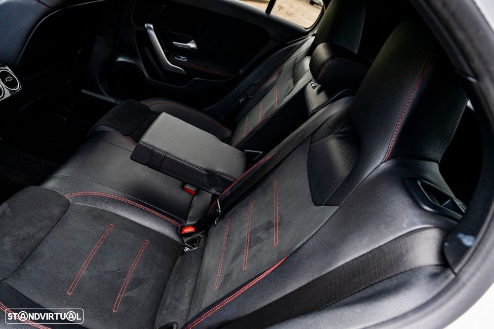 Mercedes-Benz A 180 d AMG Line Aut. - 42