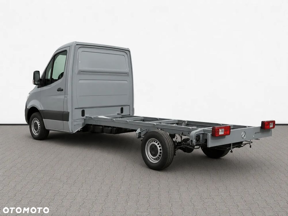 Mercedes-Benz Sprinter - 7