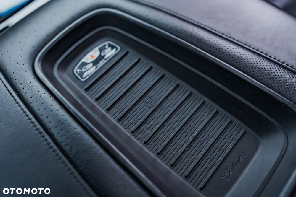 Cadillac Escalade 6.2 V8 AWD AT Platinum - 21