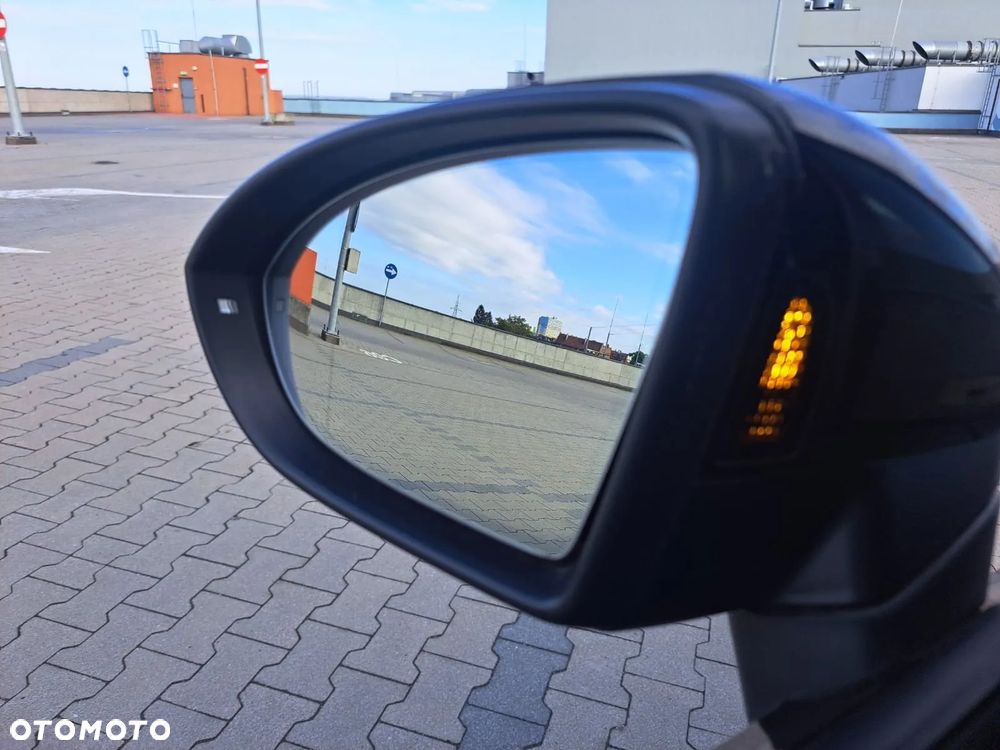Volkswagen Touran 2.0 TDI BMT Comfortline DSG - 31
