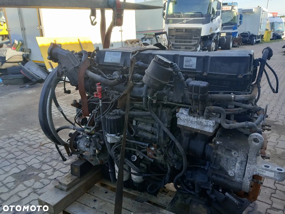 Silnik renault gama T uszkodzona obudowa sprzęgła DTI11 - 3