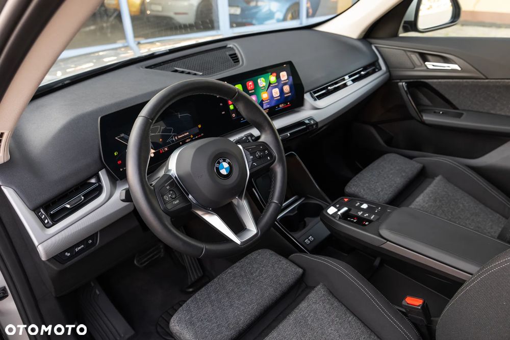 BMW X1 sDrive18i - 16