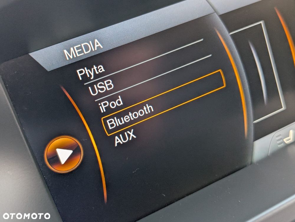 Volvo V70 D3 Geartronic Kinetic - 27
