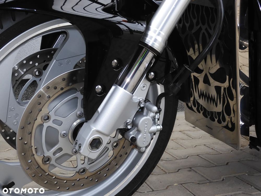 Suzuki Intruder - 36