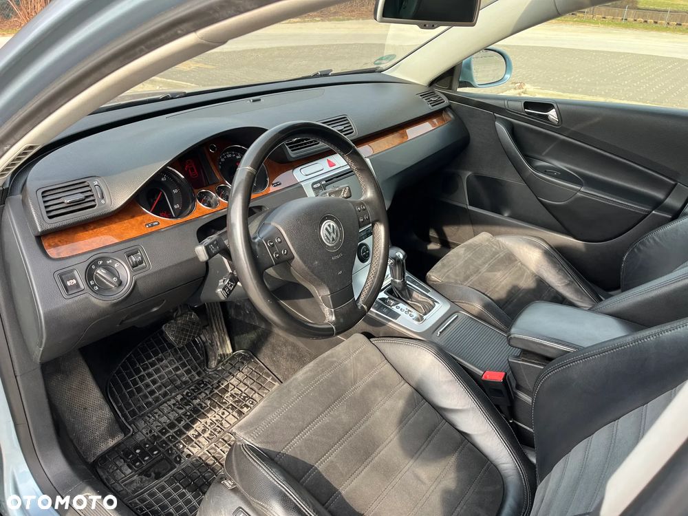 Volkswagen Passat 2.0 TDI DSG Highline - 8