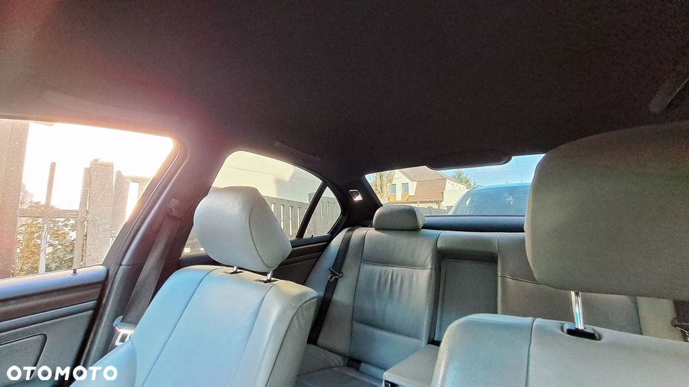 BMW Seria 3 320i - 19