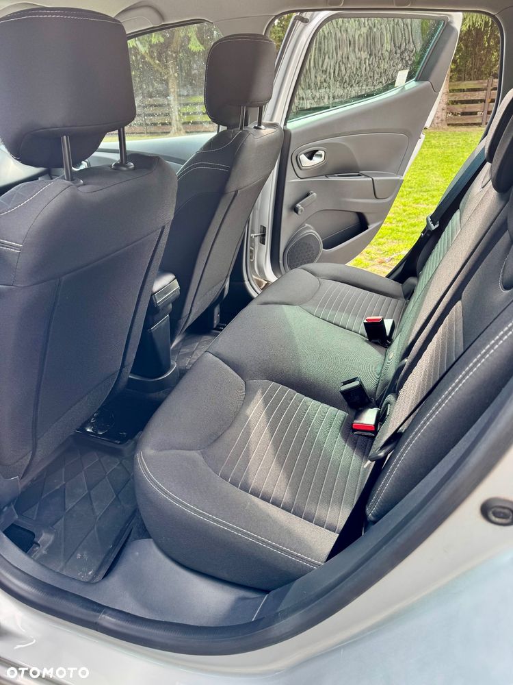 Renault Clio 1.2 16V Limited - 10