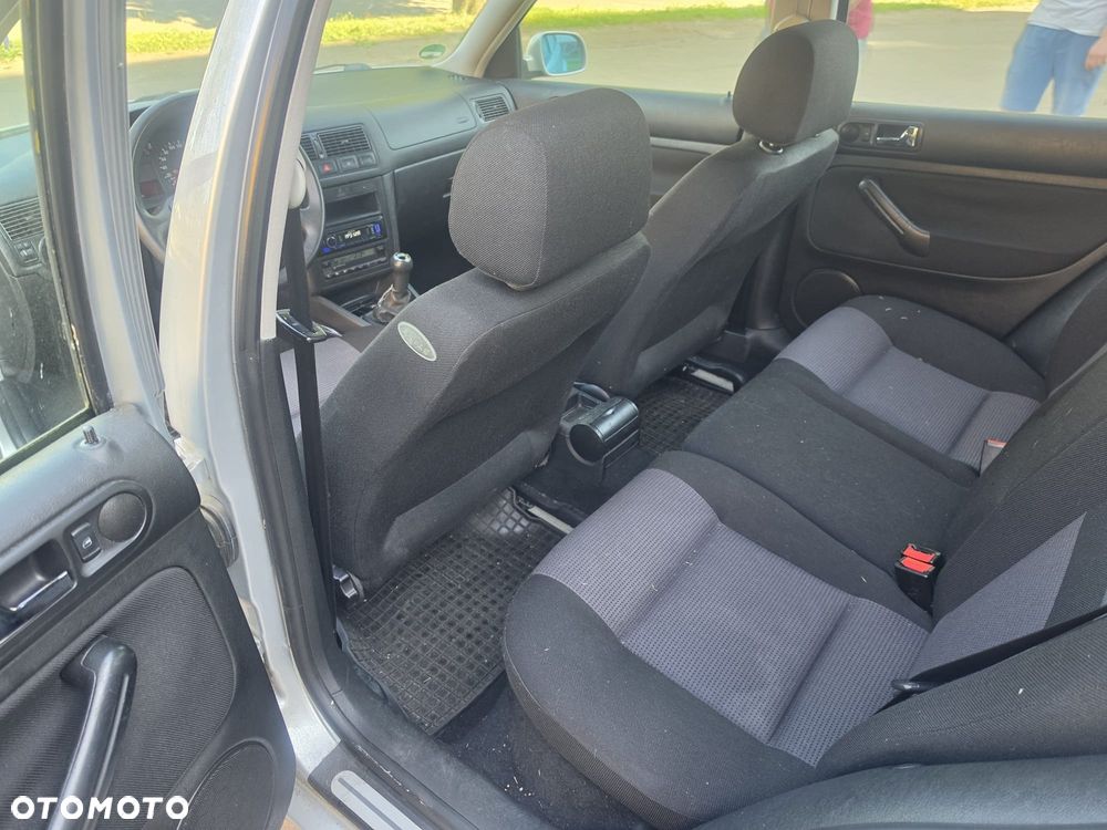 Volkswagen Golf - 4