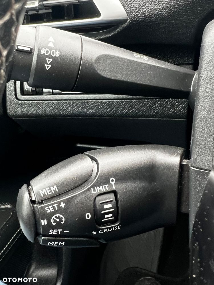 Peugeot 3008 PureTech 130 Stop & Start GPF Allure Business-Paket - 14