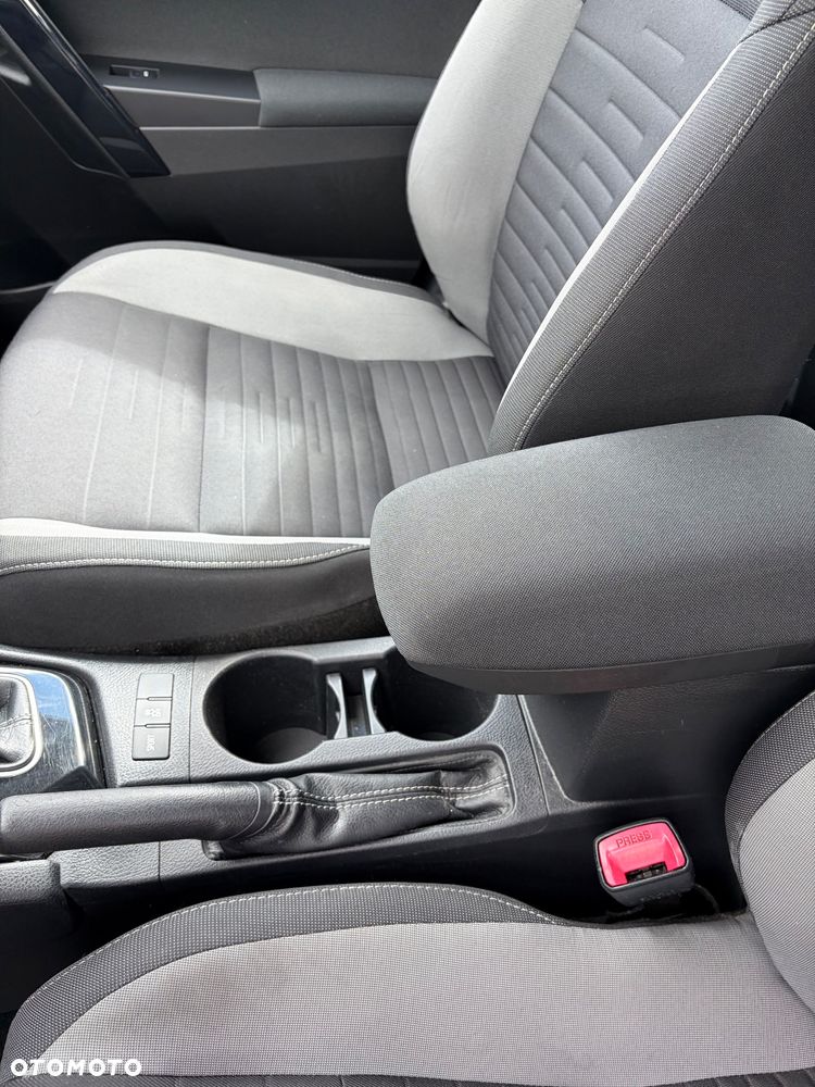 Toyota Auris 1.6 Premium + MM - 24
