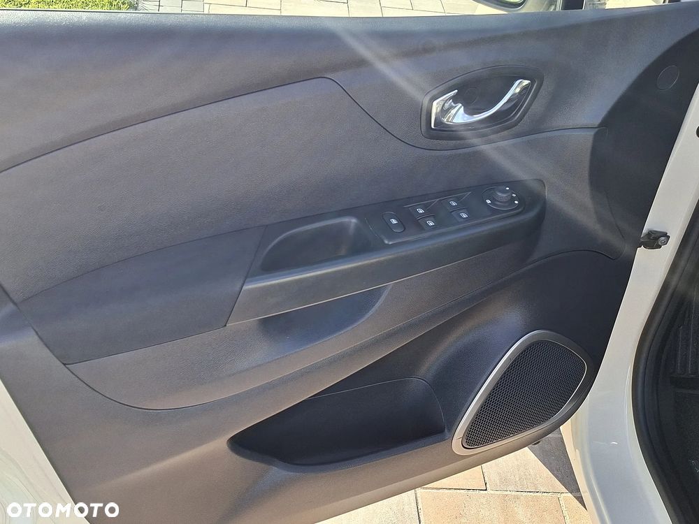 Renault Captur - 17