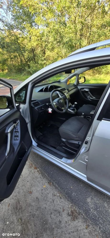 Toyota Verso 1.8 2010 7os - 8
