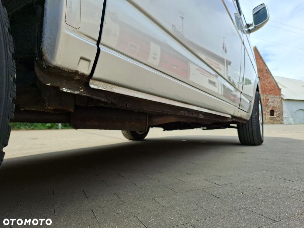 Volkswagen Multivan - 26