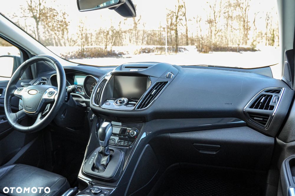 Ford Escape 2.0 EcoBoost AWD Titanium - 11