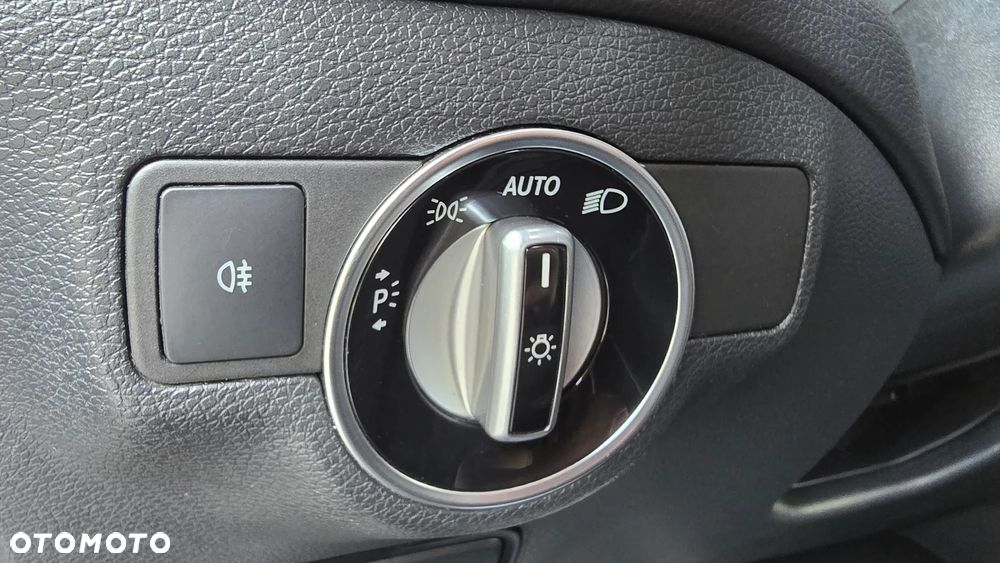 Mercedes-Benz CLA 200 d 7G-DCT AMG Line - 38