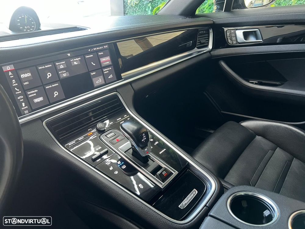 Porsche Panamera Sport Turismo 4 E-Hybrid Platinum Edition PDLS - 34
