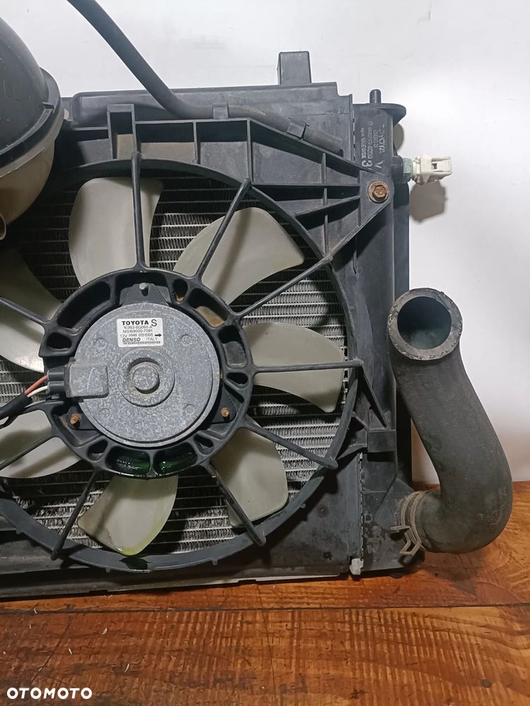 TOYOTA AVENSIS T25 03-09 r. 2,0 D4D CHŁODNICA WODY + wentylator 16363-0G060-A + - 5
