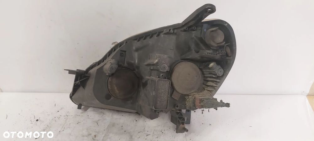 .  PRZOD PRZEDNIA LAMPA PRAWA OPEL ZAFIRA B - 3