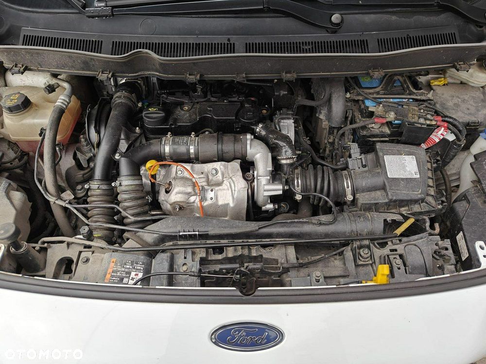 Ford Transit Courier - 18