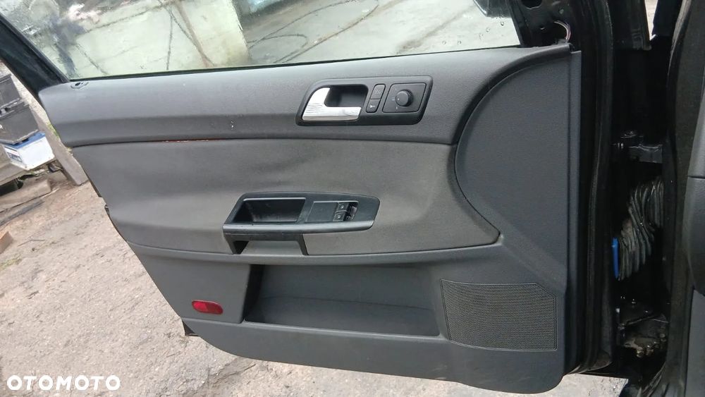 Tylko części VW Polo 9N IV 1.4 16V BBY 75KM 55kW HB 5D 01-05 lakier LC9Z - 7