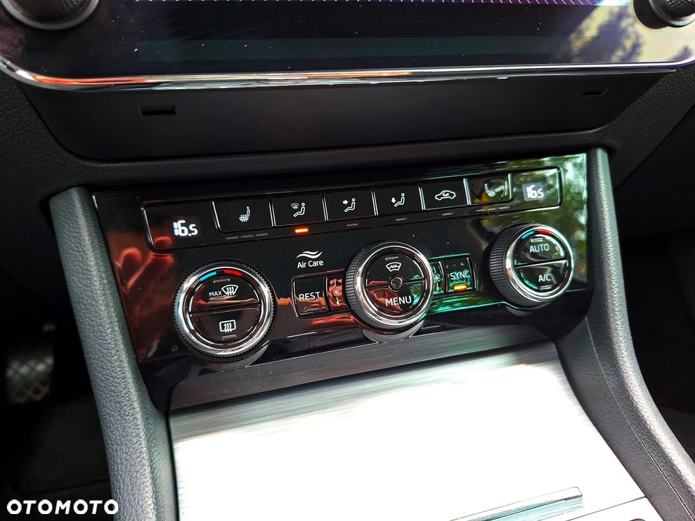 Skoda Superb 2.0 TDI DSG Premium Edition - 31