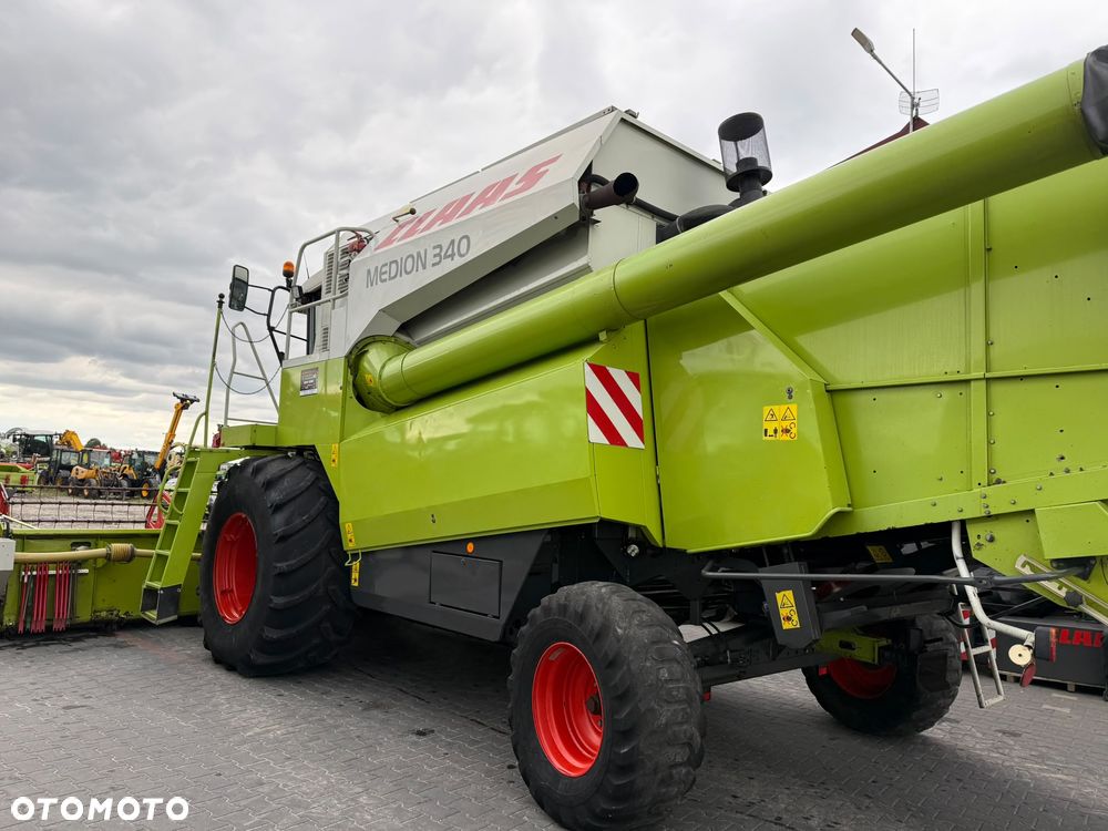 Claas MEDION 340 330  MEGA 350 320 - 28