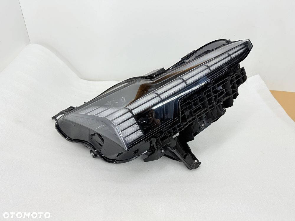 Lampa przednia prawa VOLVO EX30 EX-30 - 2
